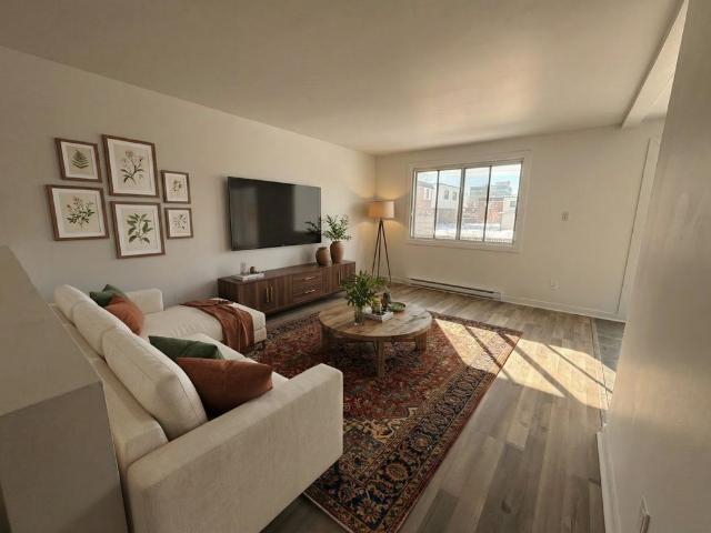 Apartment for rent in Dollard-des-ormeaux, Quebec