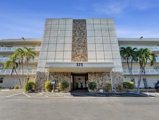 Condo for sale in Dania, Florida