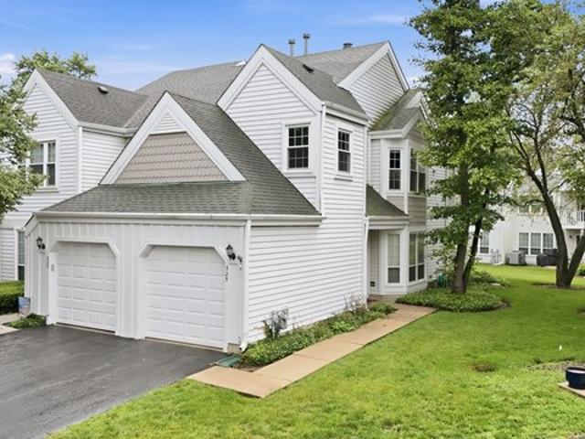 Townhouse for sale in Wauconda, Illinois