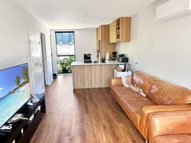 Townhouse for rent in Owhata