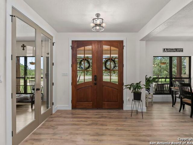 House for sale in Bandera