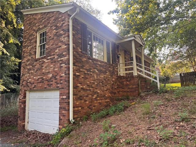House for sale in Pfafftown, North Carolina