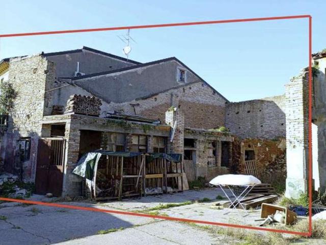 Capannone in vendita a Fiesse, Lombardia