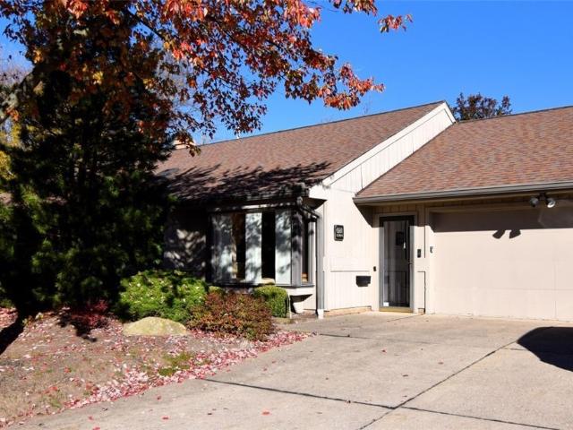 Condo for sale in Beachwood, Cuyahoga County