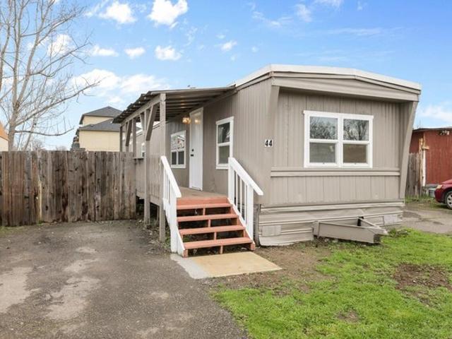 House for sale in Oregonia