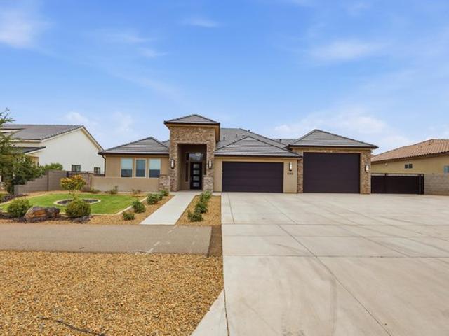 House for sale in Washington, Utah
