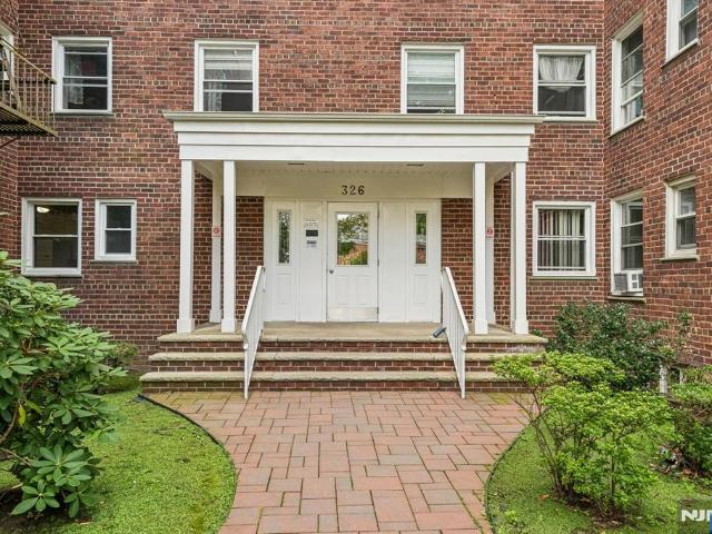 House for sale in Fort Lee, New Jersey