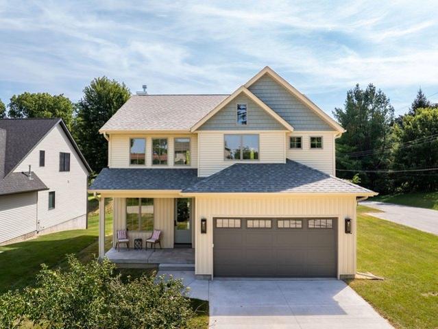 House for sale in Le Claire, Iowa