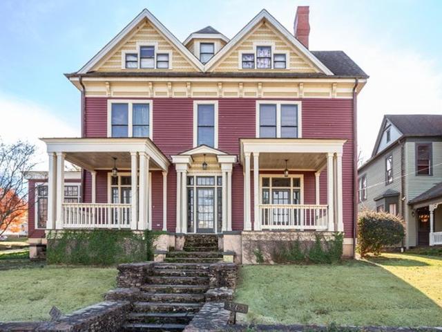 House for sale in Anniston, Alabama