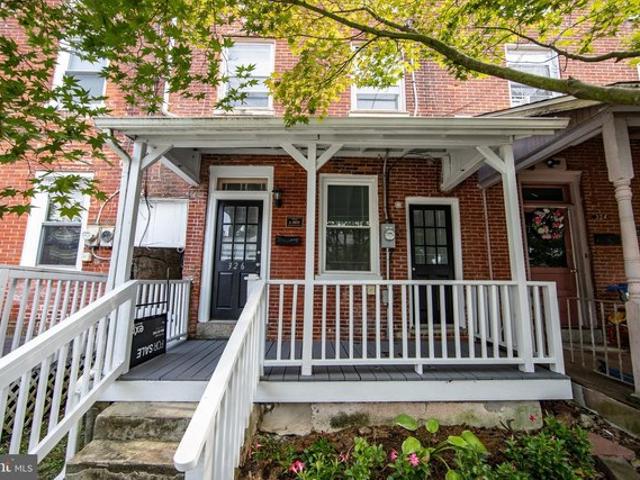 Townhouse for sale in Chester, Pennsylvania