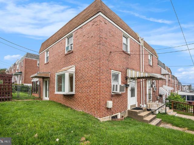 Townhouse for sale in Bridgeport