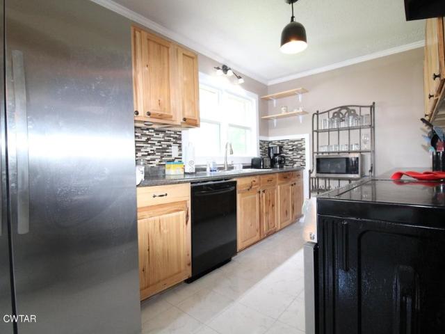 House for sale in Adamsville