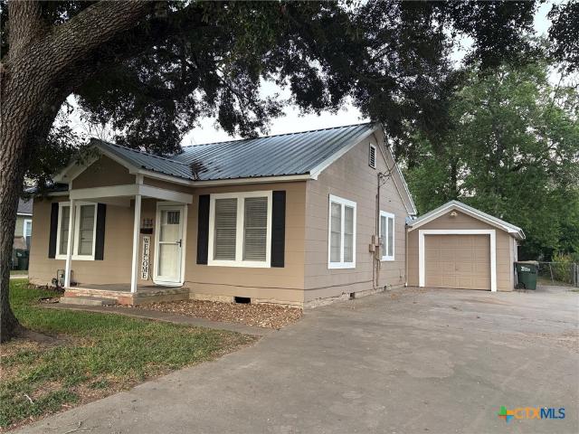 House for sale in Hallettsville, Texas