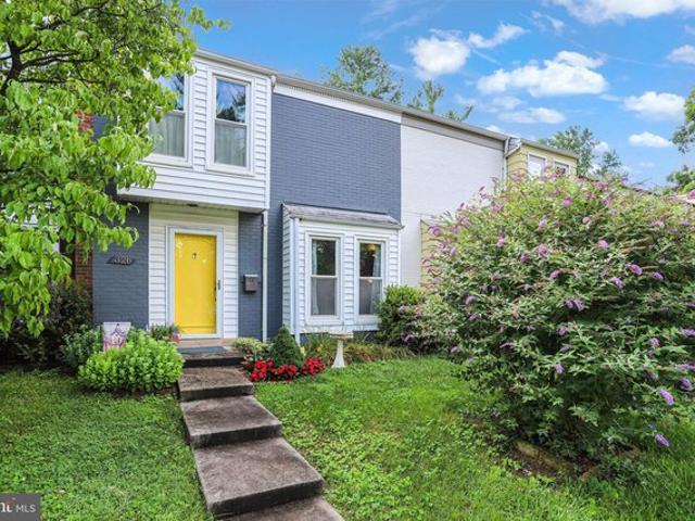 Townhouse for sale in Virginia