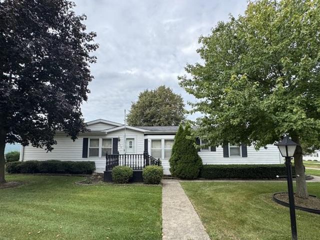 House for sale in Mchenry, Illinois