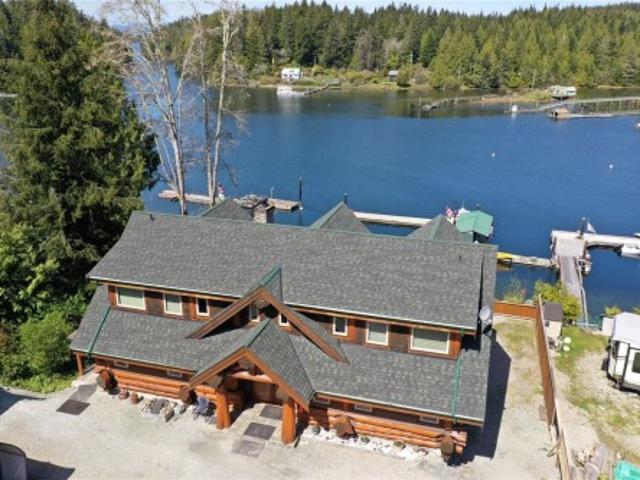 House for sale in Clayoquot, British Columbia