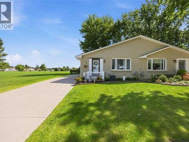 House for sale in Brights Grove, Ontario