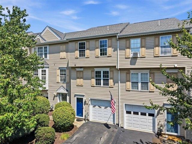 Townhouse for sale in Canonsburg, Pennsylvania