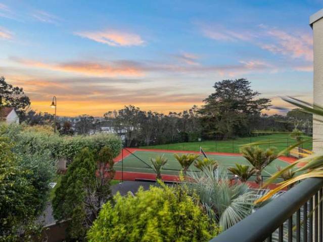 Apartment for sale in Paremoremo
