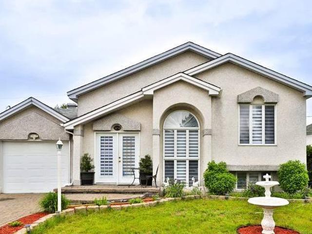 House for sale in Terrebonne