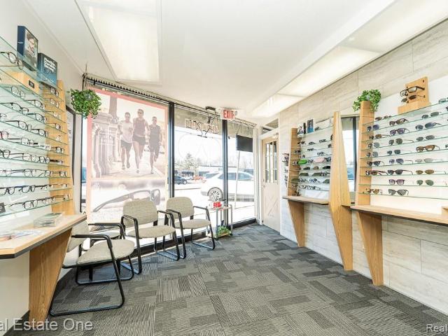 Commercial for sale in Royal Oak, Michigan
