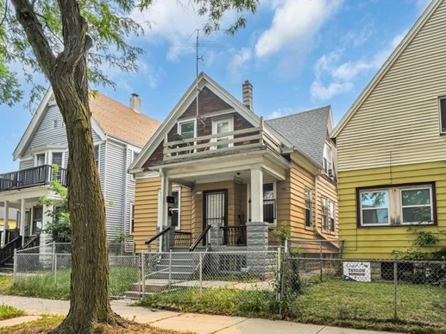 House for sale in Milwaukee, Wisconsin