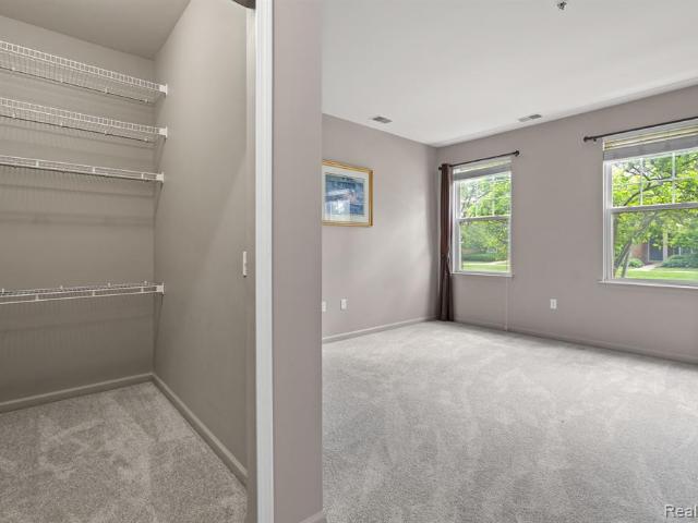 Condo for sale in Wixom, Michigan