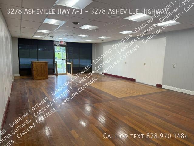 Commercial for rent in Hendersonville, North Carolina