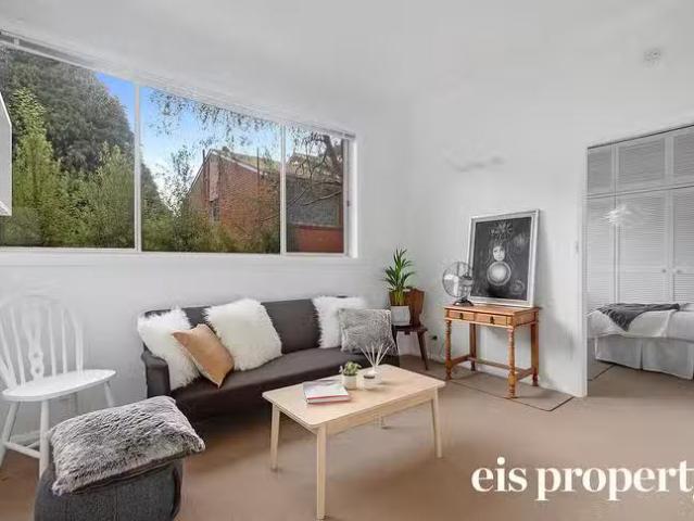 Apartment for rent in Sandy Bay, Tasmania