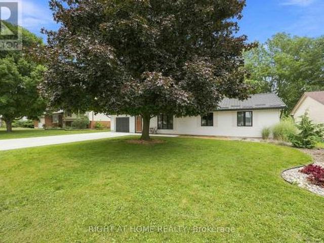House for sale in Brooke-alvinston, Ontario