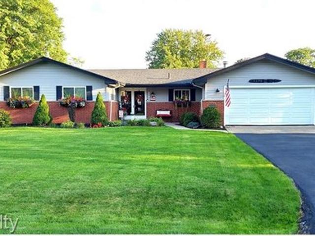 House for sale in Waterford, Michigan