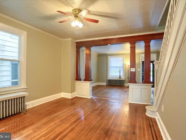 Townhouse for sale in Red Lion