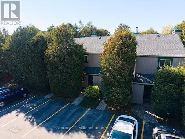 Townhouse for sale in Collingwood, Central Ontario