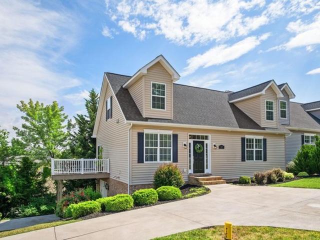 Townhouse for sale in Virginia