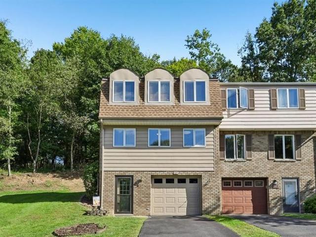 Townhouse for sale in Clairton, Pennsylvania