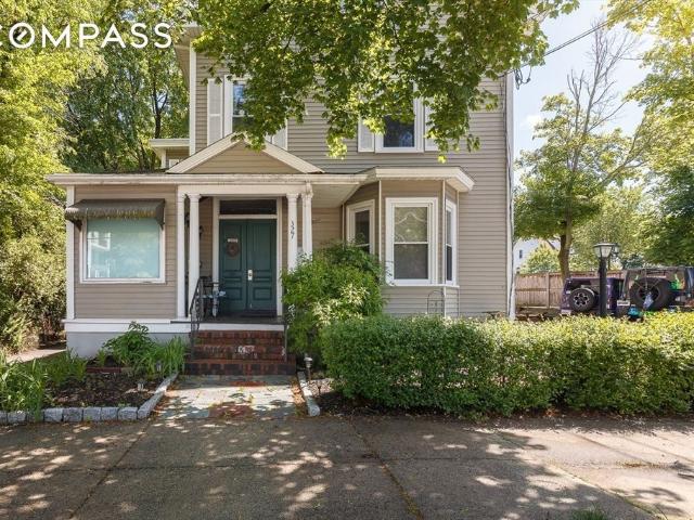 Property for rent in Massachusetts