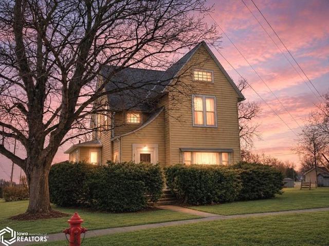 House for sale in Sigourney, Iowa