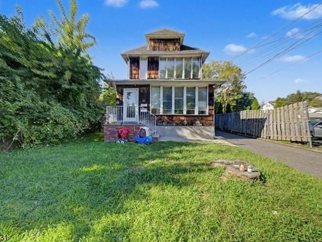 House for sale in Staten Island Junction, Cranford
