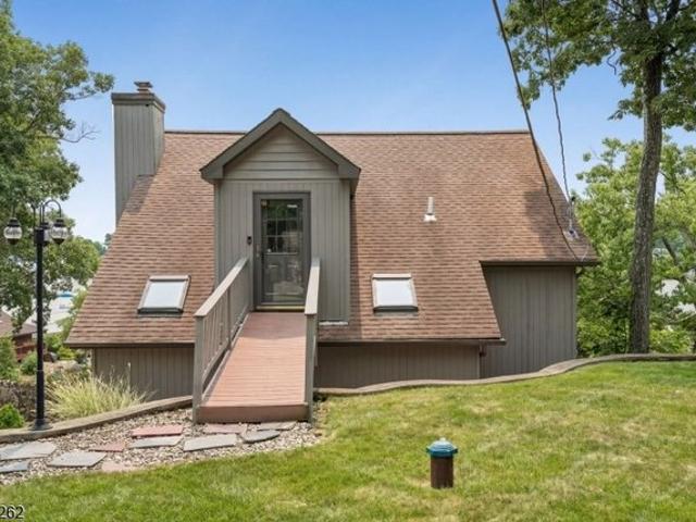 House for sale in Byram Cove, Hopatcong