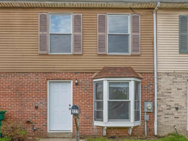 Townhouse for sale in Newark