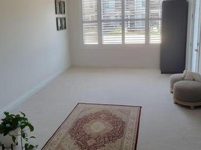 Commercial for rent in Oakville, Ontario