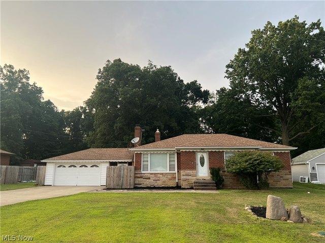 House for sale in Hinckley, Ohio