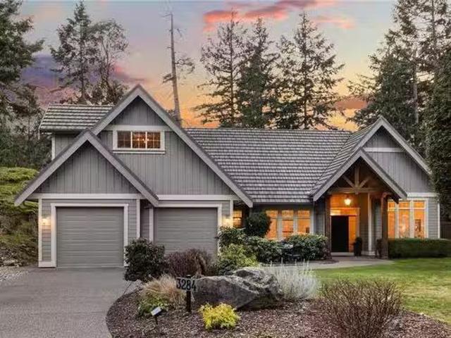 House for sale in Nanoose Bay