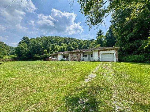 House for sale in Arnoldsburg, West Virginia