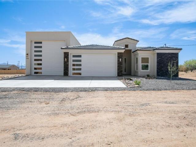 House for sale in Golden Valley