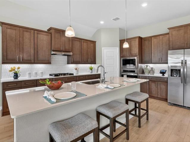 House for sale in Grand Prairie, Ellis County