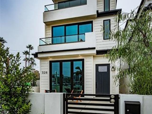 House for sale in Huntington Beach, California