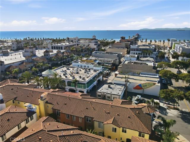 Townhouse for sale in Huntington Beach, California