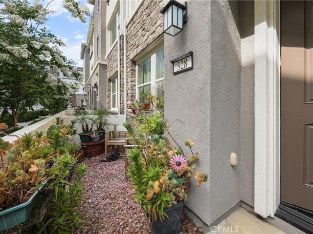 Townhouse for sale in Lake Forest