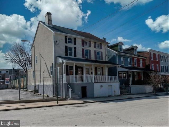 Townhouse for sale in Chester, Pennsylvania